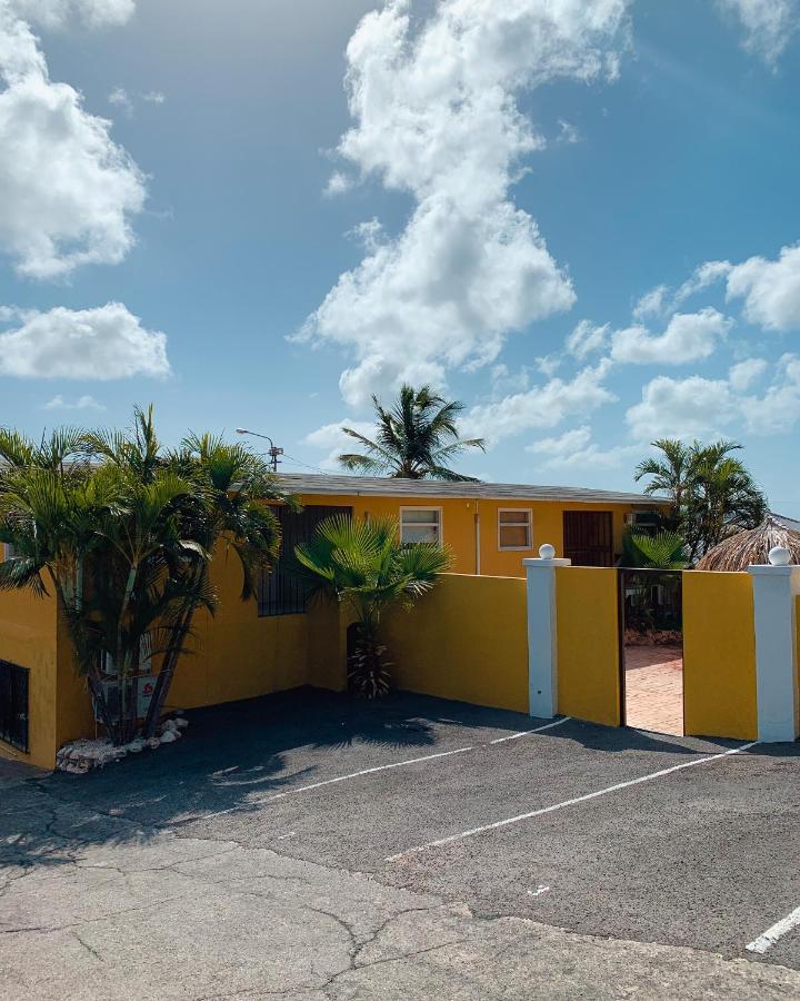 Casa Di Caribe - Beach House Willemstad Exteriör bild
